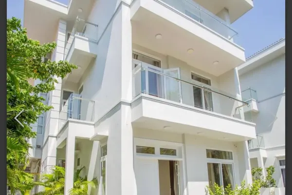 Villa, 5 спальни, 300.00 м² 2