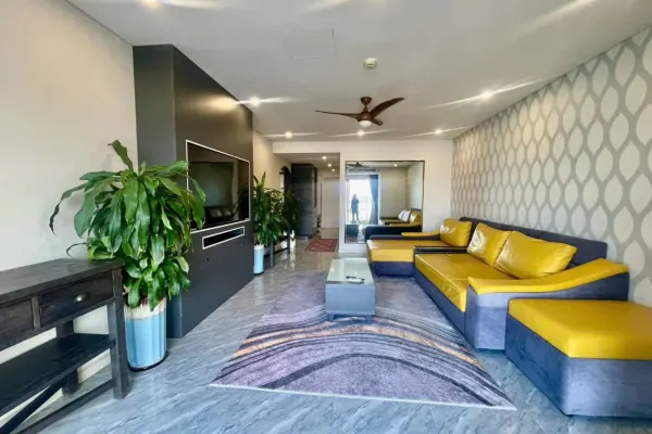 Квартира, 2 спальни · 120 м² 4