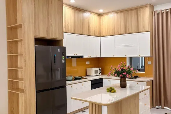 Дом, 4 спальни · 270 м²