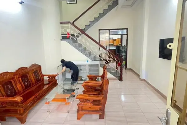 Дом, 4 спальни · 80 м²