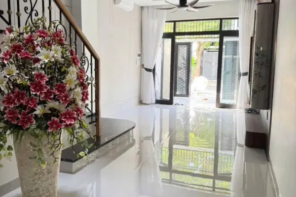 House, 3 спальни, 270.00 м²