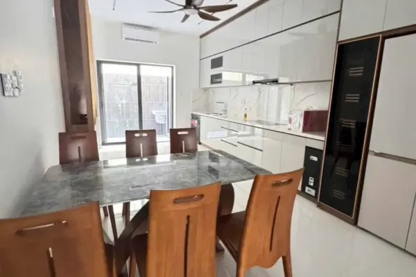 House, 3 спальни, 270.00 м² 2