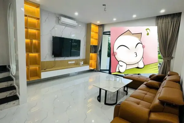 Дом, 3 спальни · 270 м²