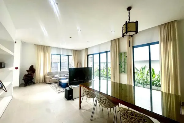 Вилла, 5 спален · 300 м² 3