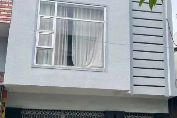 Дом, 3 спальни · 230 м²
