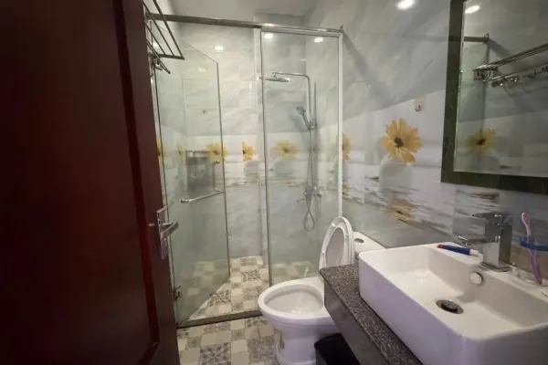 Дом, 3 спальни · 200 м² 3