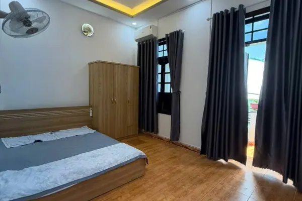 Дом, 3 спальни · 200 м² 3