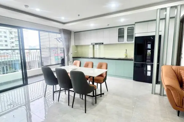 Квартира, 3 спальни · 94 м² 3