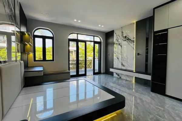 Дом, 3 спальни · 350 м² 3