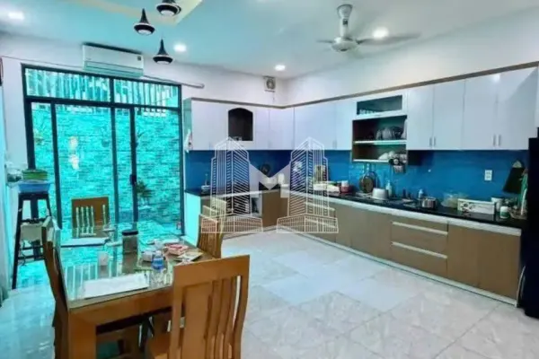 Вилла, 3 спальни · 270 м²