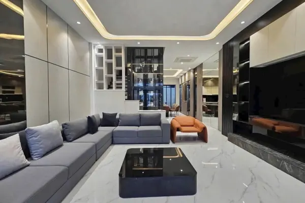 Дом, 4 спальни · 270 м² 3