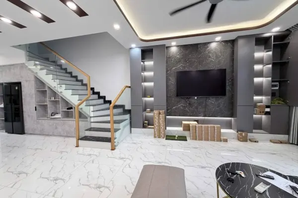 Дом, 3 спальни · 270 м²