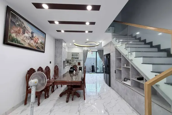 Дом, 3 спальни · 270 м² 2