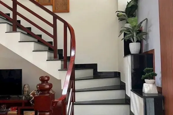 Дом, 4 спальни · 80 м²