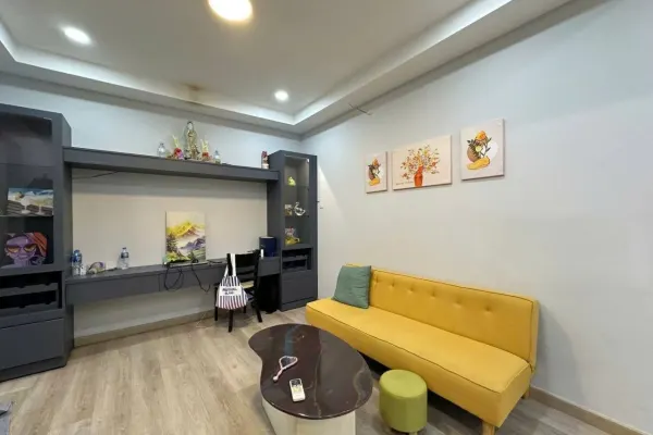 Квартира, 2 спальни · 76 м²