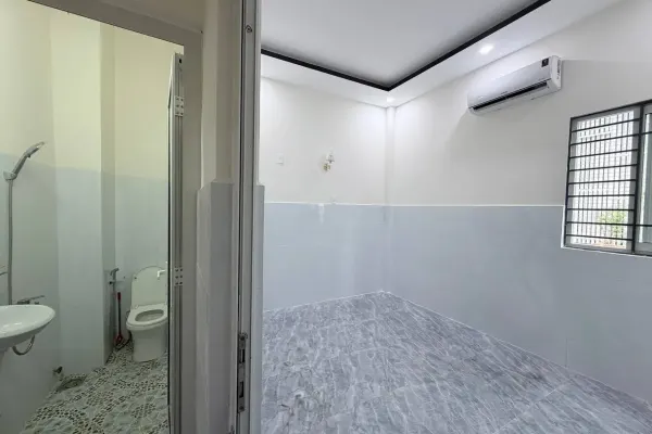 Дом, 4 спальни · 240 м² 2