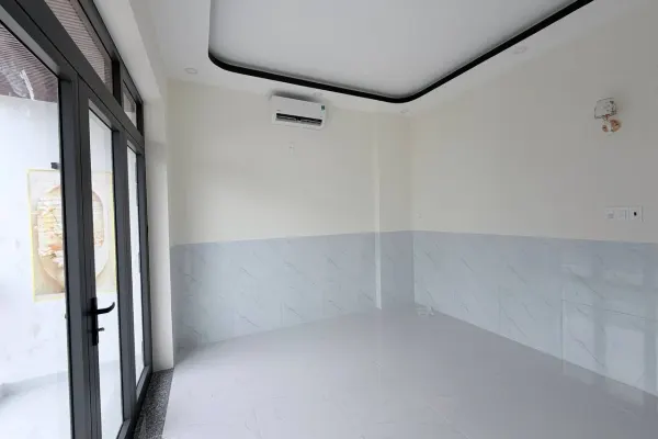 Дом, 4 спальни · 240 м² 3