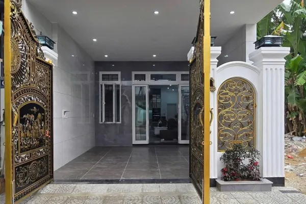 Квартира, 3 спальни · 120 м²
