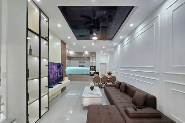 Квартира, 3 спальни · 120 м² 2