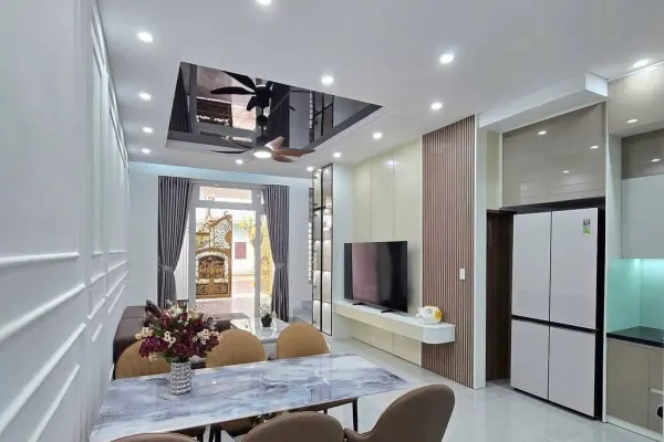 Квартира, 3 спальни · 120 м² 4