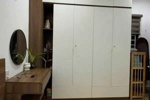 Дом, 4 спальни · 300 м² 4