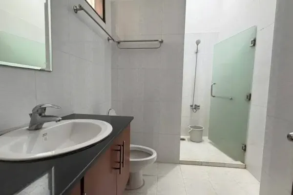 Дом, 4 спальни · 300 м² 7