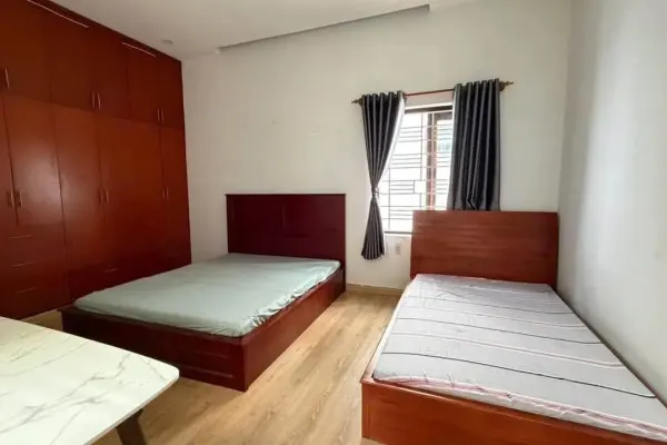 Дом, 4 спальни · 300 м² 8
