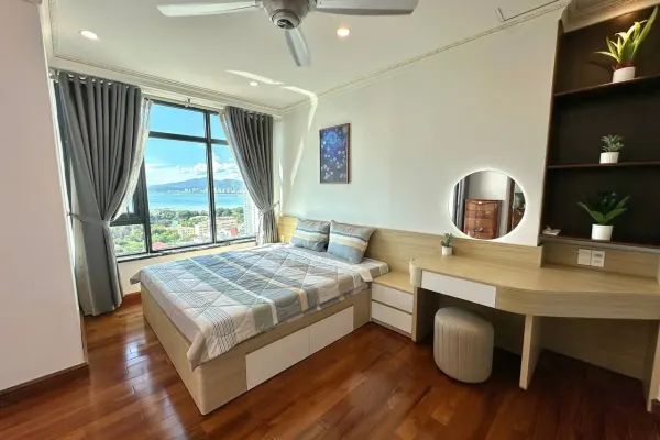 Квартира, 2 спальни · 125 м²