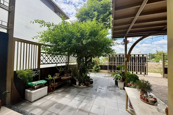 Дом, 5 спален · 300 м²