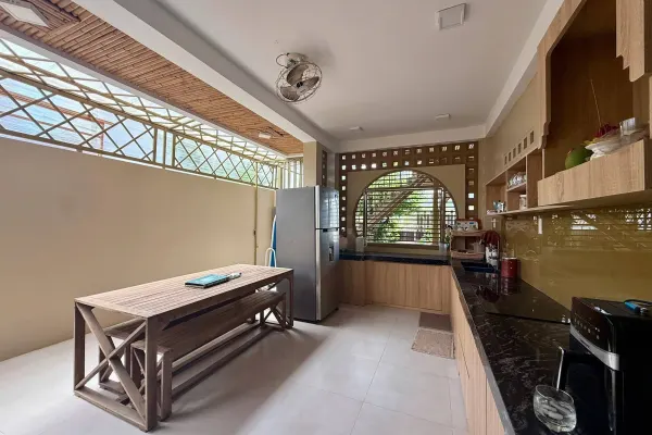 Дом, 5 спален · 300 м² 4