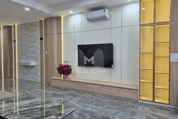 Дом, 4 спальни · 350 м² 3