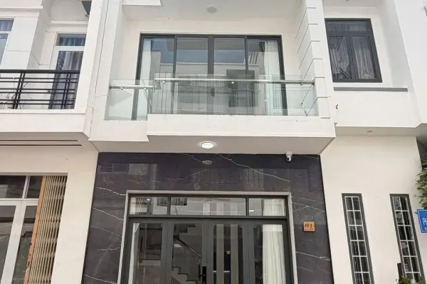 Дом, 2 спальни · 135 м²