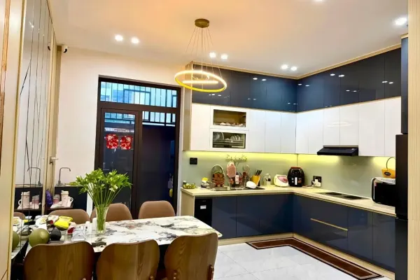 Дом, 3 спальни · 270 м² 2