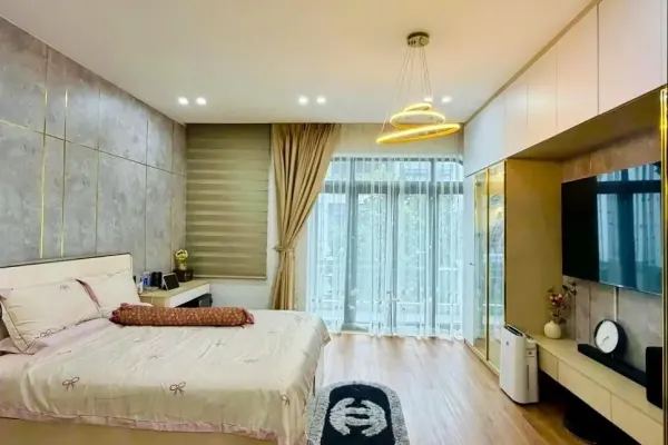 Дом, 3 спальни · 270 м² 4