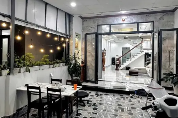 Дом, 1 спальня · 130 м²
