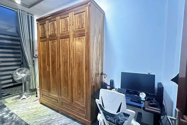 Дом, 1 спальня · 130 м²