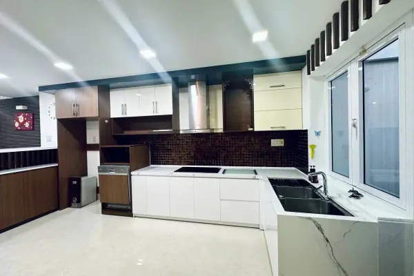 Дом, 3 спальни · 300 м² 3