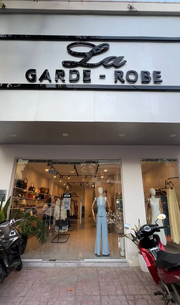 LA GARDE - ROBE