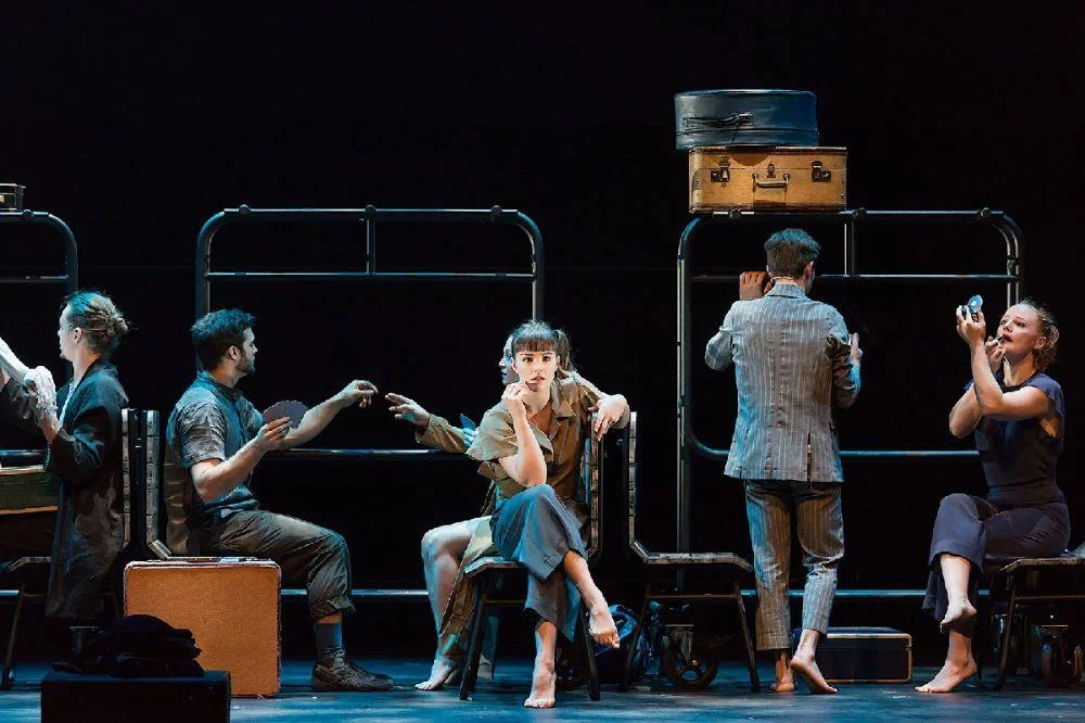 Занятие по актерскому мастерству для взрослых