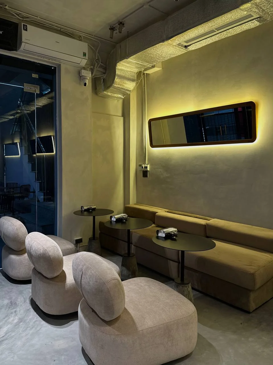 606 cafe & more 4