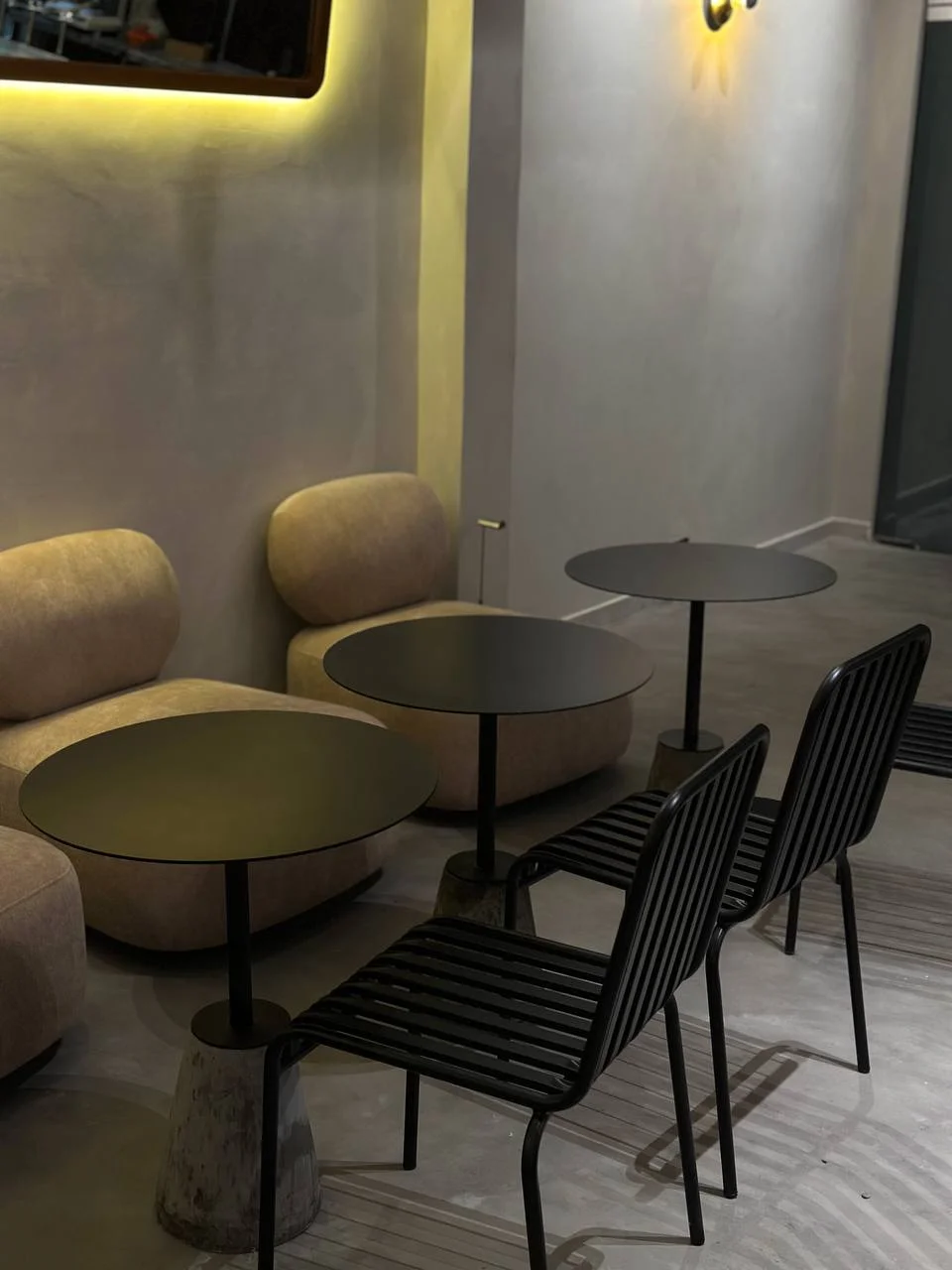 606 cafe & more 4