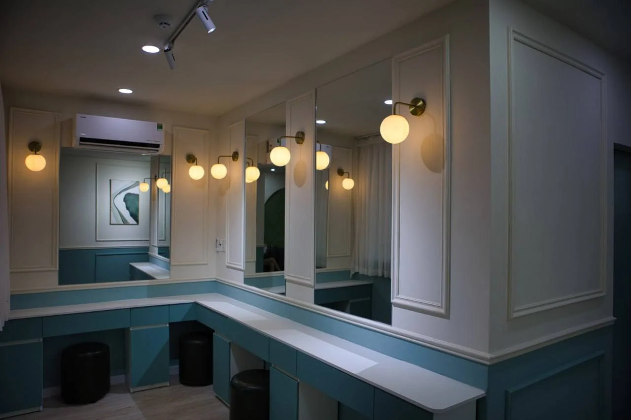 Green Barbershop 4